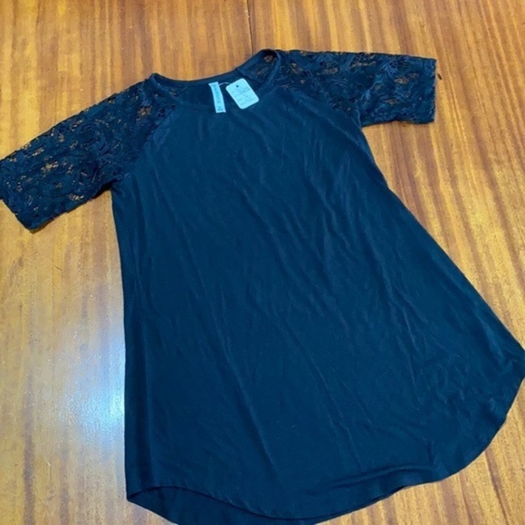 🆕 Lace Sleeve T-Shirt - Picture 1 of 10